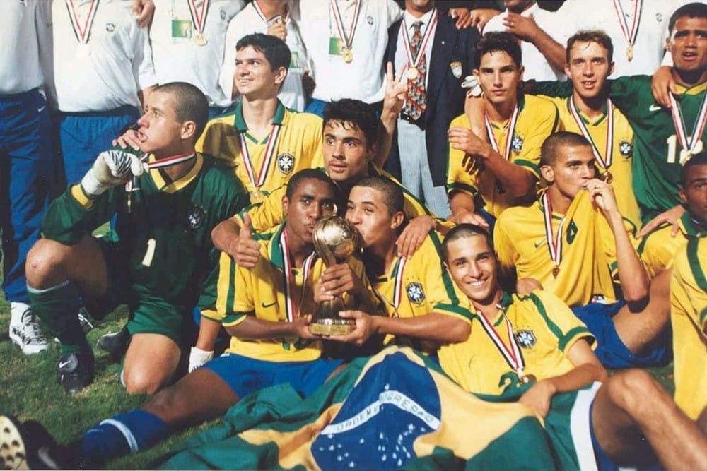 Юношеская сборная Бразилии по футболу - чемпион мира 1997 года Юношеская сборная Бразилии по футболу