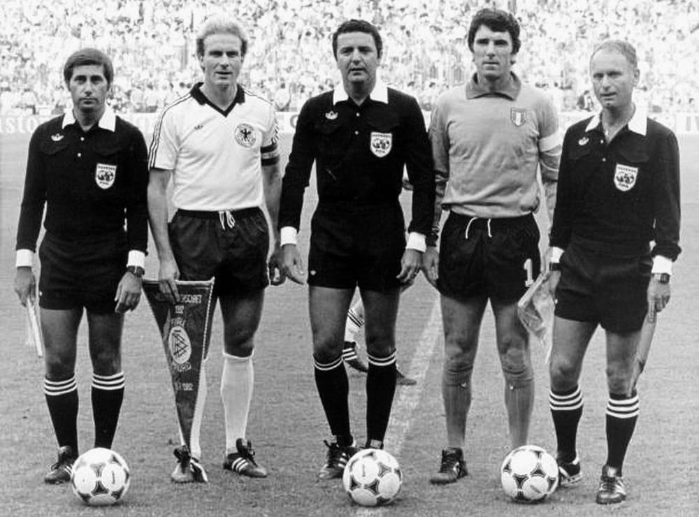 Судейская бригада финального матча ЧМ-1982. В центре - Арналдо Сезар Коэльо Арналдо Сезар Коэльо